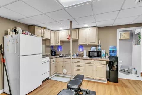 194 Hamilton St, Worcester, MA 01604 photo 2