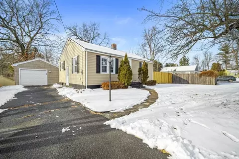 131 Alfred Cir, Agawam, MA 01001