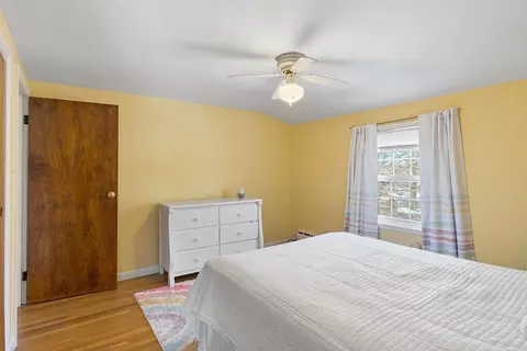 Bedroom - 5 Acushnet Ave, Worcester, MA 01606 photo 4 of 6