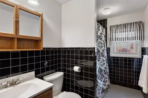 Bath - 5 Acushnet Ave, Worcester, MA 01606 photo 1 of 2