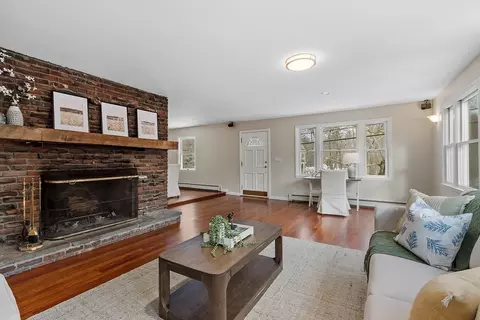 174 Forest St, Middleton, MA 01949 photo 4
