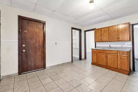 490 Chestnut St, Springfield, MA 01107 photo 14
