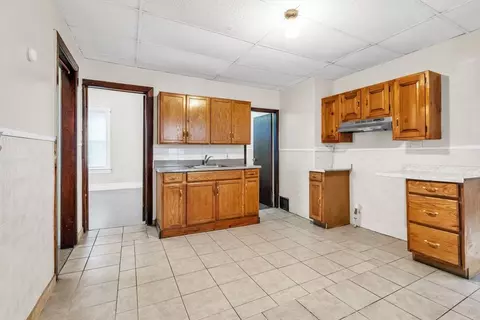 490 Chestnut St, Springfield, MA 01107 photo 13