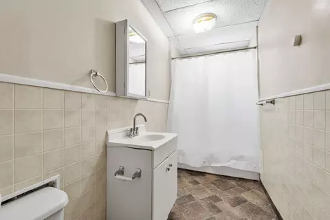 490 Chestnut St, Springfield, MA 01107 photo 15