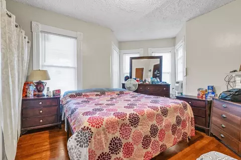 490 Chestnut St, Springfield, MA 01107 photo 7