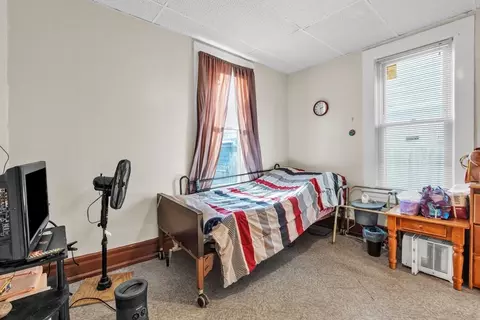 490 Chestnut St, Springfield, MA 01107 photo 8