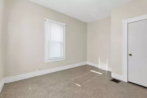 490 Chestnut St, Springfield, MA 01107 photo 23