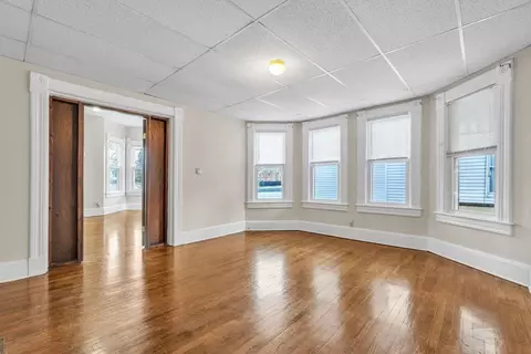 490 Chestnut St, Springfield, MA 01107 photo 9