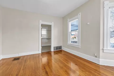 490 Chestnut St, Springfield, MA 01107 photo 11