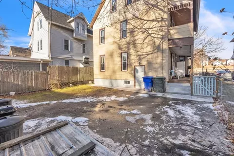 490 Chestnut St, Springfield, MA 01107 photo 25