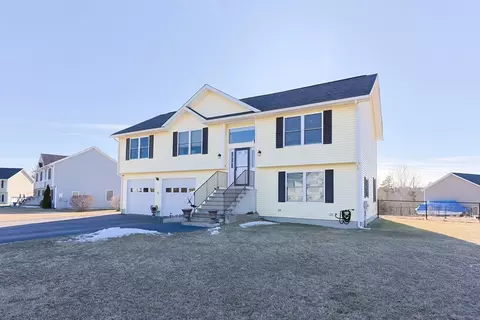 2 Dominique Dr, Webster, MA 01570 photo 2
