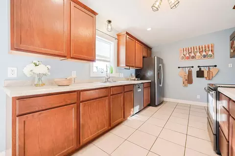 2 Dominique Dr, Webster, MA 01570 photo 10