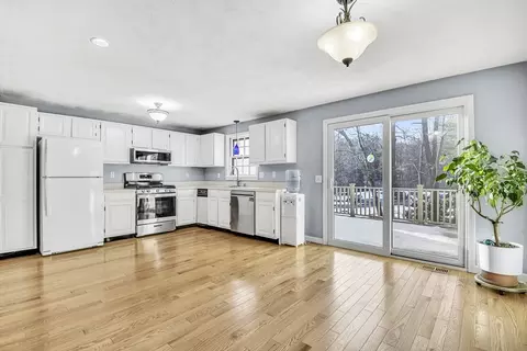 Kitchen - 5 Apple Ridge Rd #5, Maynard, MA 01754 photo 1 of 2
