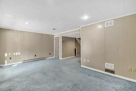 Living - 5 Apple Ridge Rd #5, Maynard, MA 01754 photo 4 of 4