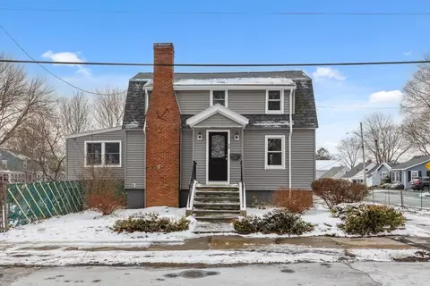 24 Leech St, Beverly, MA 01915