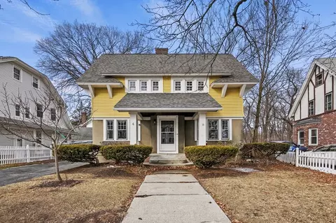 4 Chalmers Rd, Worcester, MA 01602