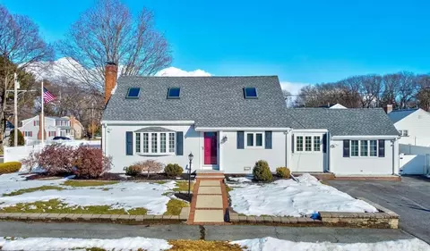 41 Keeling Rd, Wakefield, MA 01880