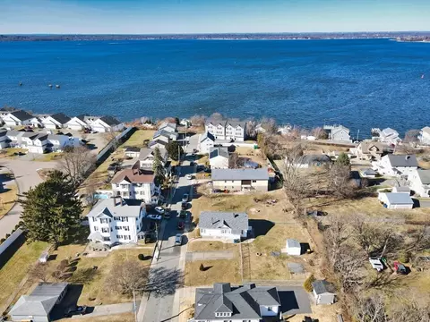 84 Riverview St, Fall River, MA 02724 photo 4
