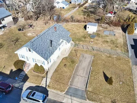 84 Riverview St, Fall River, MA 02724 photo 2