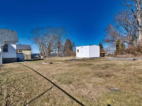 84 Riverview St, Fall River, MA 02724 photo 9