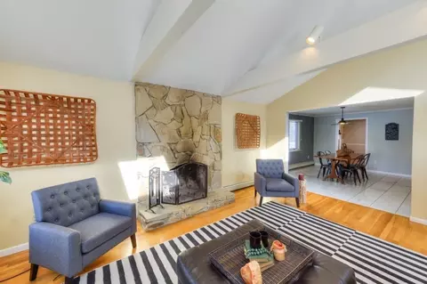 17 Carter Rd, Worcester, MA 01609 photo 2
