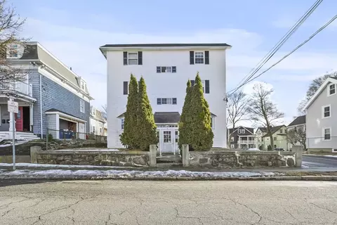 14 W Water St #3, Wakefield, MA 01880