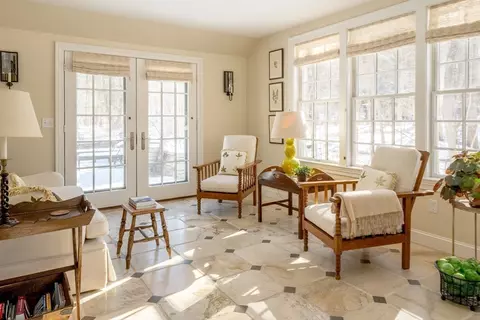 58 Abbot St, Andover, MA 01810