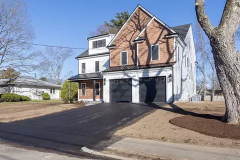 8 Greenleaf Rd, Natick, MA 01760