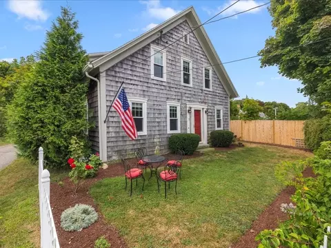 5 Warren Ave, Plymouth, MA 02360