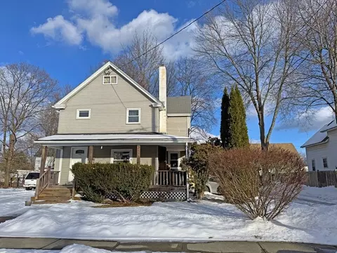 51 Beech St, Greenfield, MA 01301