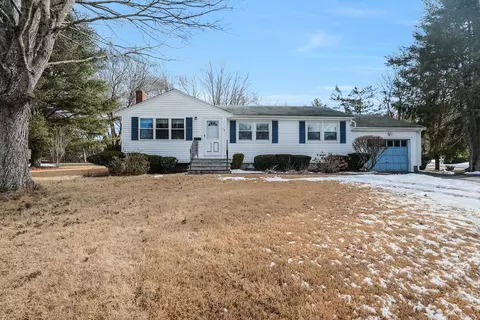 16 Hartwell Dr, Foxboro, MA 02035