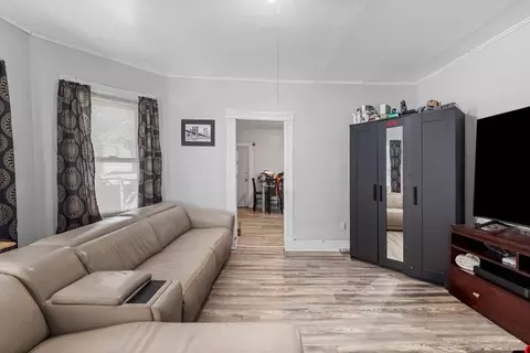 72 Waverly St, Springfield, MA 01107 photo 9