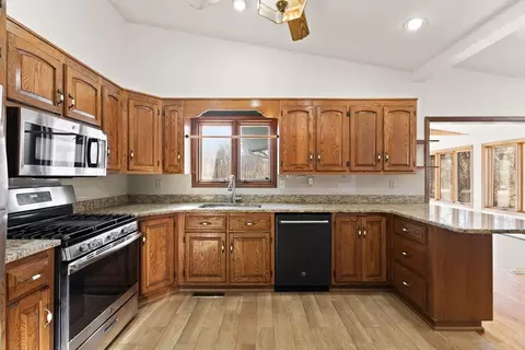 26 Darrell Dr, Randolph, MA 02368 photo 18