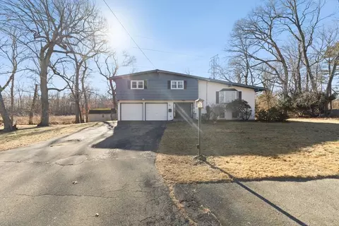 26 Darrell Dr, Randolph, MA 02368 photo 2