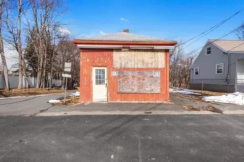 138 High St, Danvers, MA 01923 photo 2