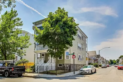 51 Florida St #3, Dorchester Center, MA 02124