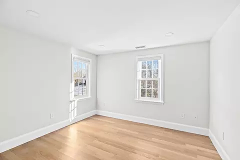 Bedroom - 5 New Towne Dr, Hingham, MA 02043 photo 4 of 7