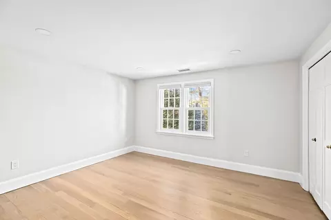 Bedroom - 5 New Towne Dr, Hingham, MA 02043 photo 2 of 7