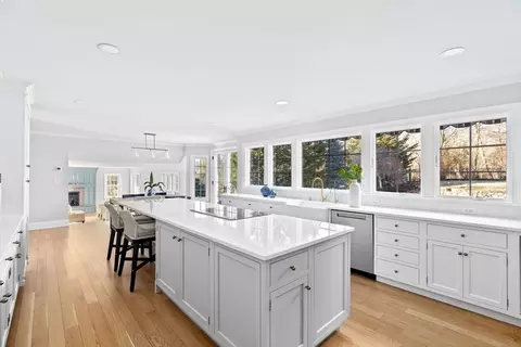 Kitchen - 5 New Towne Dr, Hingham, MA 02043 photo 4 of 6