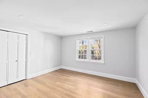 Bedroom - 5 New Towne Dr, Hingham, MA 02043 photo 3 of 7