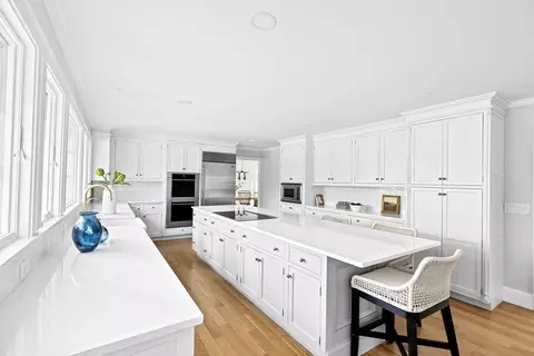 Kitchen - 5 New Towne Dr, Hingham, MA 02043 photo 5 of 6
