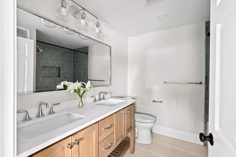 Bath - 5 New Towne Dr, Hingham, MA 02043 photo 5 of 7