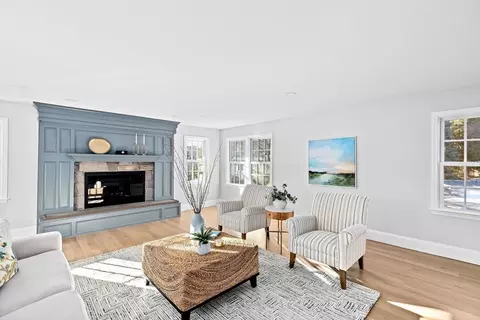 Living - 5 New Towne Dr, Hingham, MA 02043 photo 2 of 4