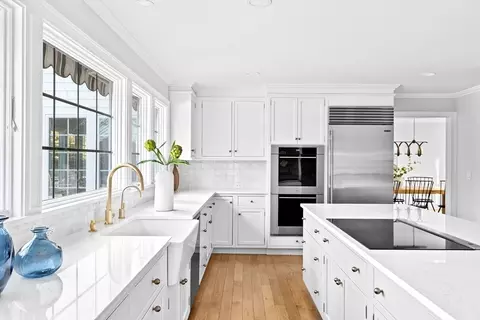 Kitchen - 5 New Towne Dr, Hingham, MA 02043 photo 6 of 6