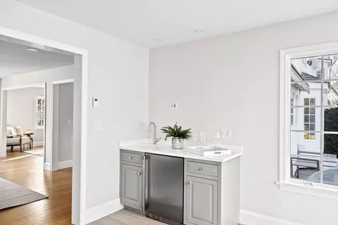 Entry Way - 5 New Towne Dr, Hingham, MA 02043 photo 1 of 3