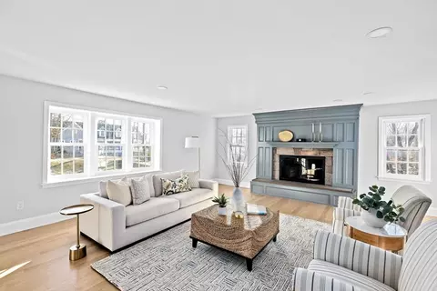 Living - 5 New Towne Dr, Hingham, MA 02043 photo 1 of 4