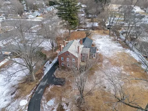 769 Main St, Agawam, MA 01001