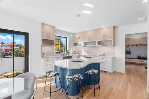 Kitchen - 32 Lincoln St #32, Needham, MA 02492 photo 3 of 4