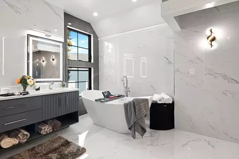 Bath - 32 Lincoln St #32, Needham, MA 02492 photo 5 of 6