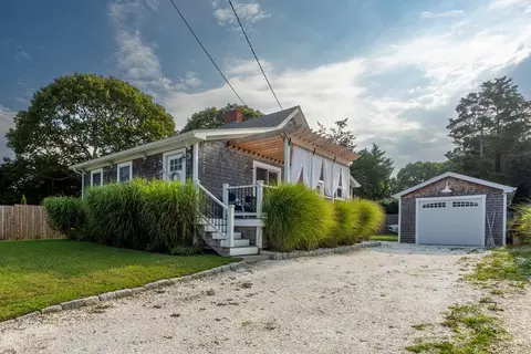 149 Dogwood St, Fairhaven, MA 02719